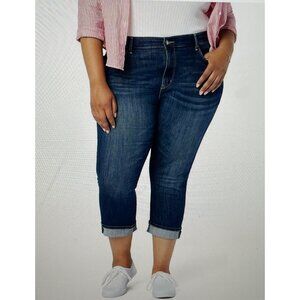 Signature Gold Levi Strauss Mid-Rise Capri Denim Jeans With Super StretchFabric